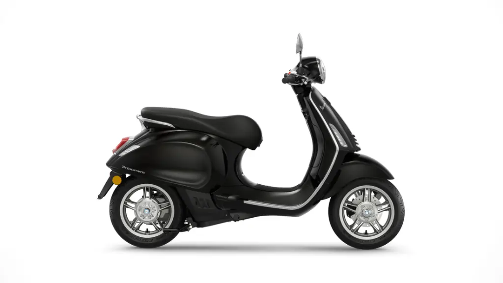 Vespa_Primavera_Elettrica_NeroConvinto_Lat-DX-1100x619.webp