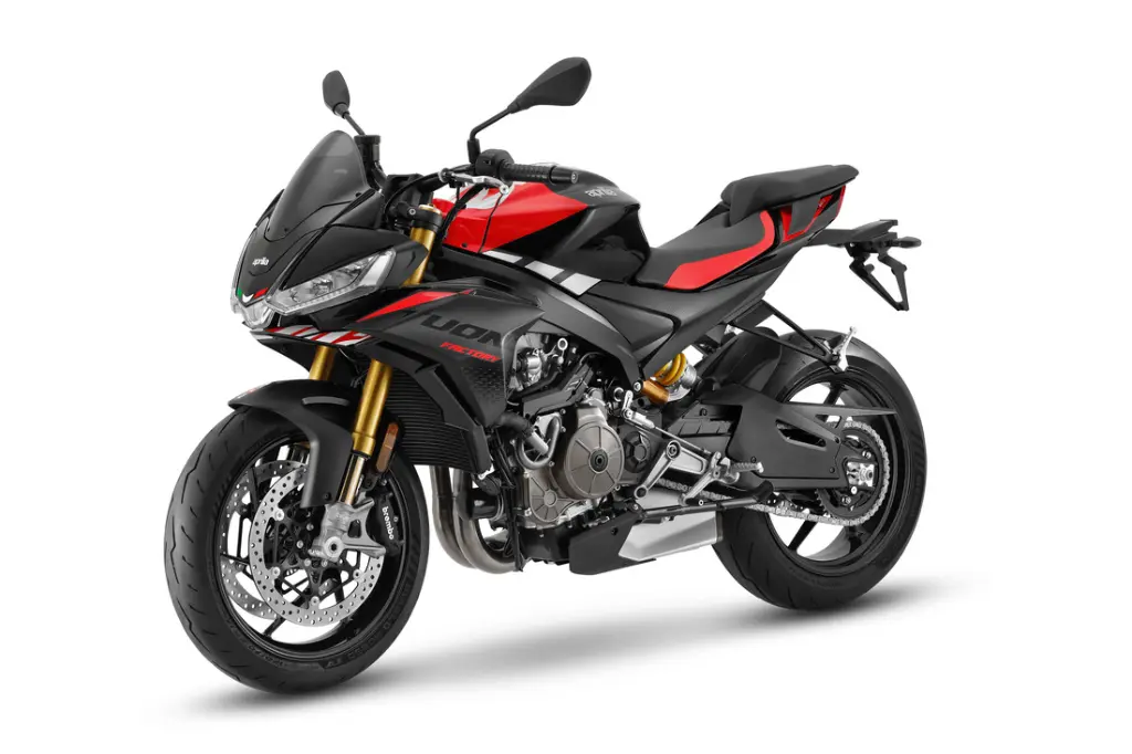 Aprilia_Tuono-660-Factory_Dark-Banshee_3-4-ant-sx-1100x733.webp