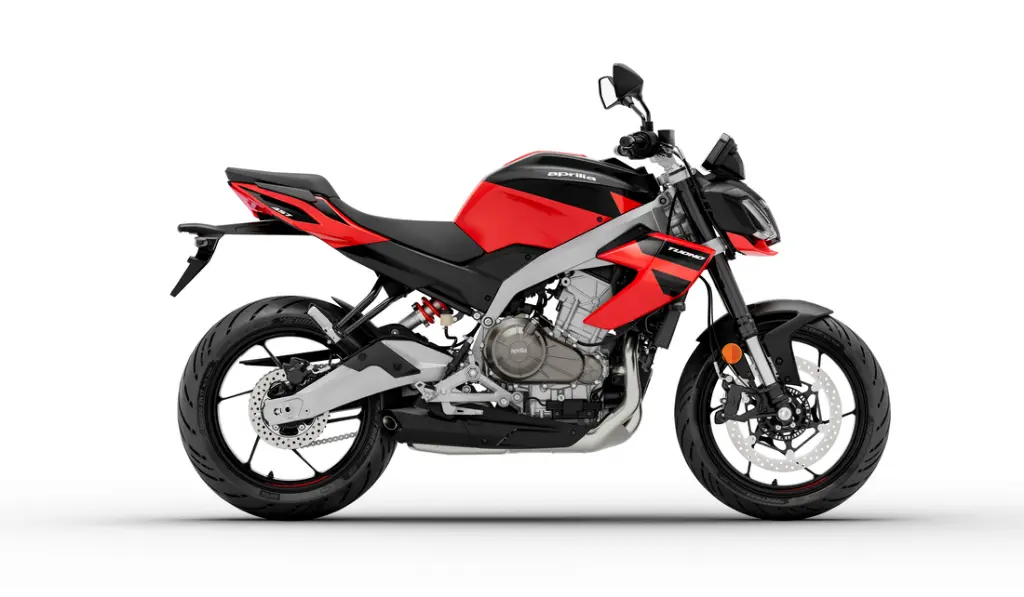 Aprilia_Tuono-457_Piranha-Red_Lat-dx-1100x642.webp