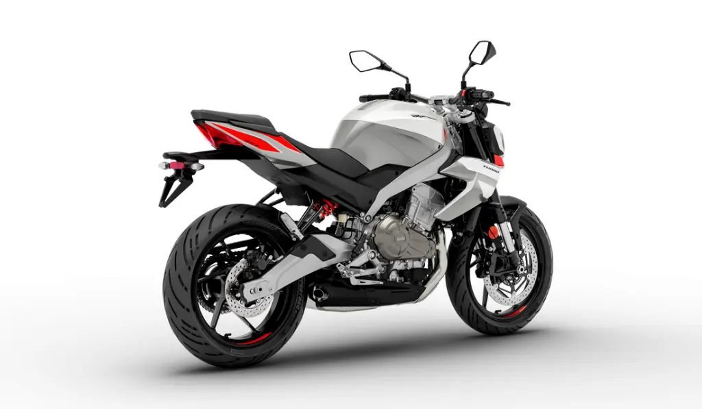 Aprilia_Tuono-457_Puma-Grey_3-4-post-dx-1100x642.webp
