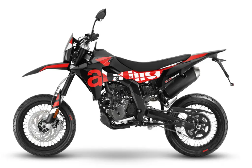 Aprilia_SX-125_Varanus-Black_Lat-sx-1100x733.webp