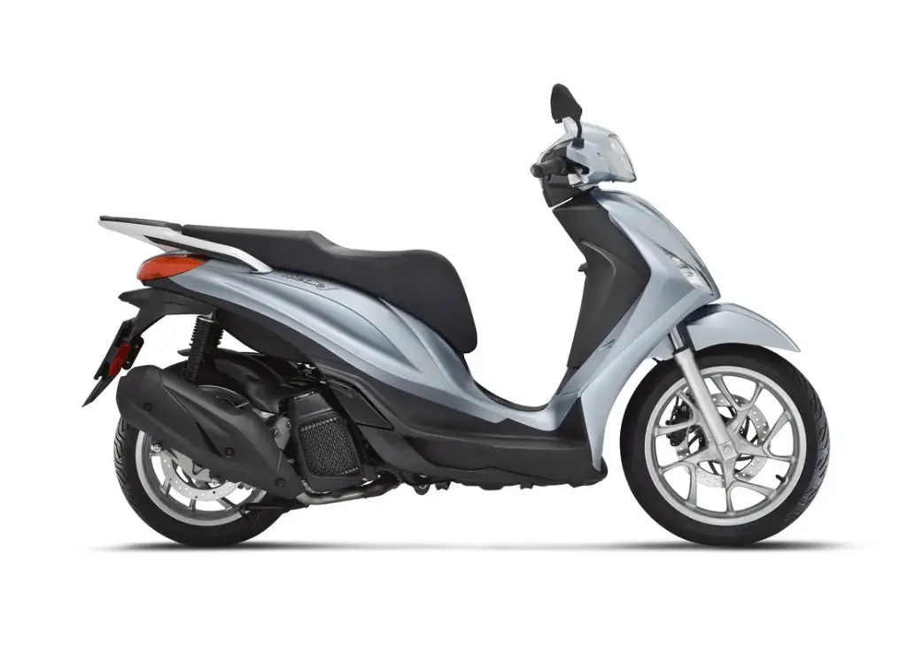 Piaggio_Medley_125_Grigio Astrale_Lat-dx-1100x786 (1).webp