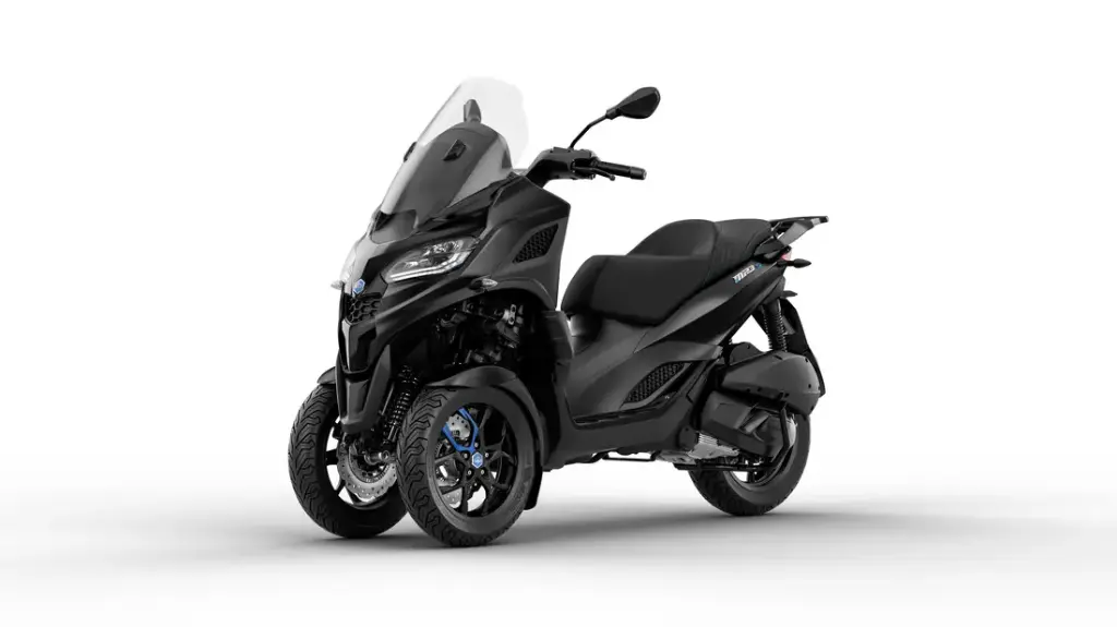 Piaggio_MP3-310-Sport_Nero-Meteora_3-4_ant_sx-1100x618.webp