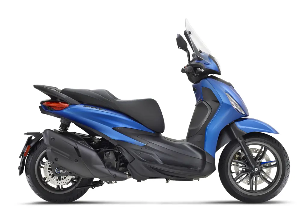 Piaggio_Beverly-S_400_Blu-Zaffiro_Lat-dx_77943-1100x786 (1).webp