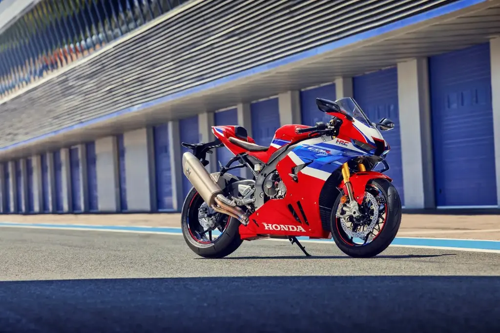458417_24YM_CBR1000RR-R_FIREBLADE_SP.webp