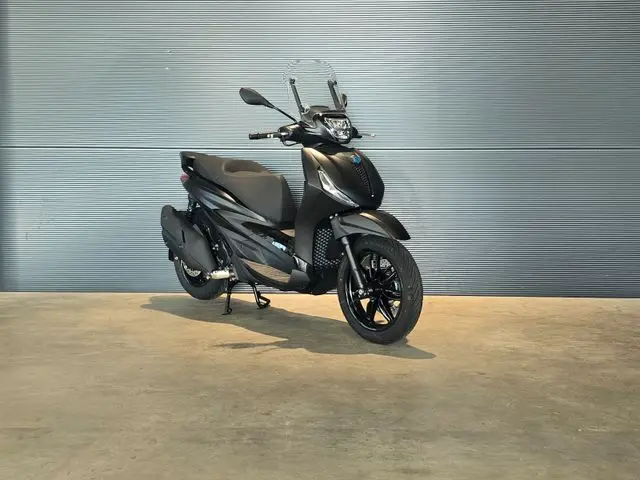 Piaggio Beverly 400 HPE SE | Neu | Euro 5 | Deep Black