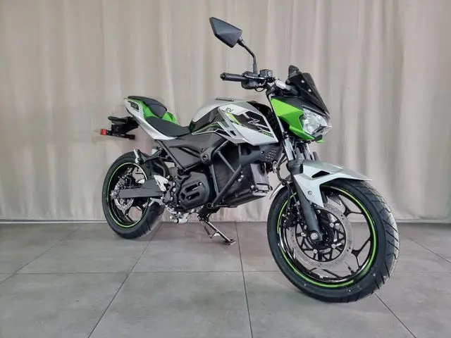 Kawasaki Z e-1 | Elektro | Ladegerät | Neuwertig | ABS