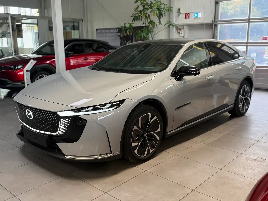 Mazda 6E EV 258ps