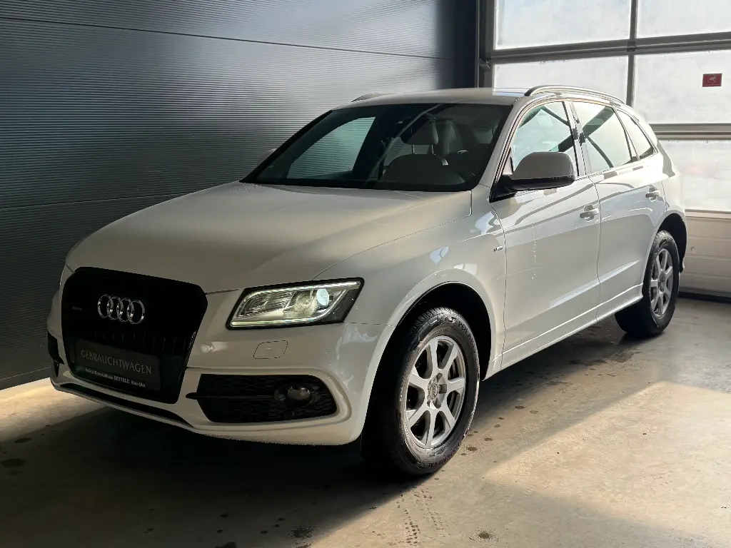 Audi Q5 2.0TDI S-Line Sport Quattro | ACC | PDC | DSP 