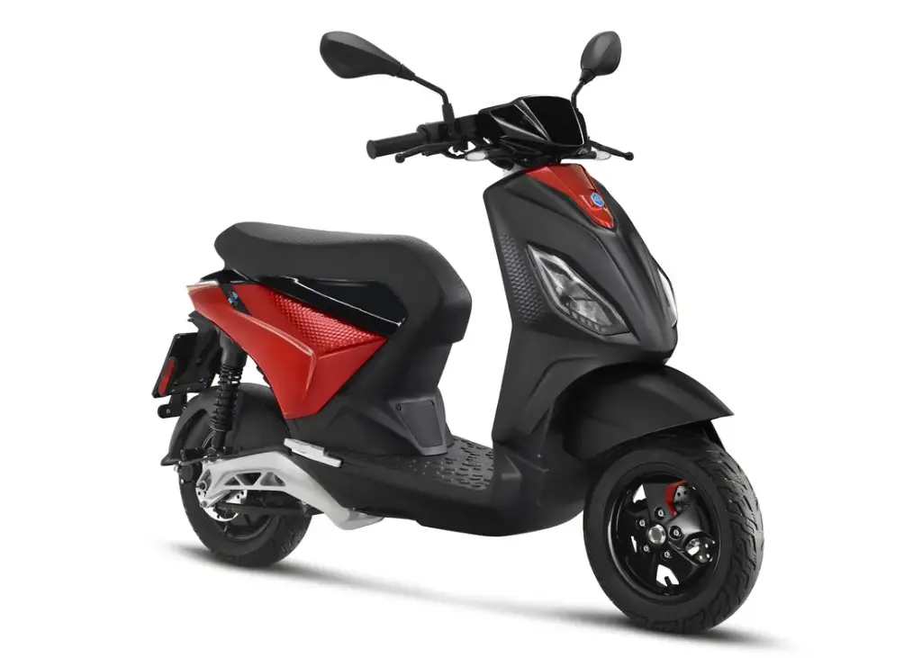 Piaggio 1 + | ABS | Neu | Euro 5 |