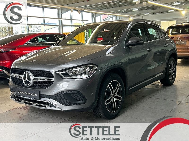 MERCEDES-BENZ GLA 200/KAMERA/JUNGE STERNE/INFO-P/