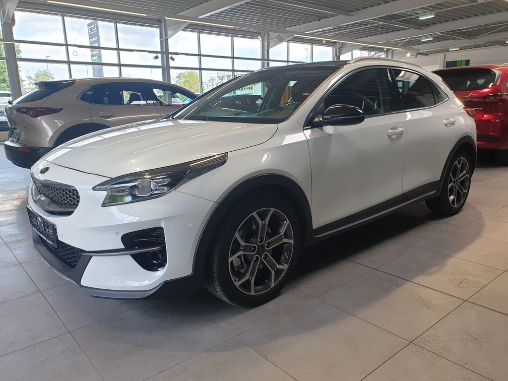 KIA XCeed Platinum Edition/Bastuck/Glasd./LED